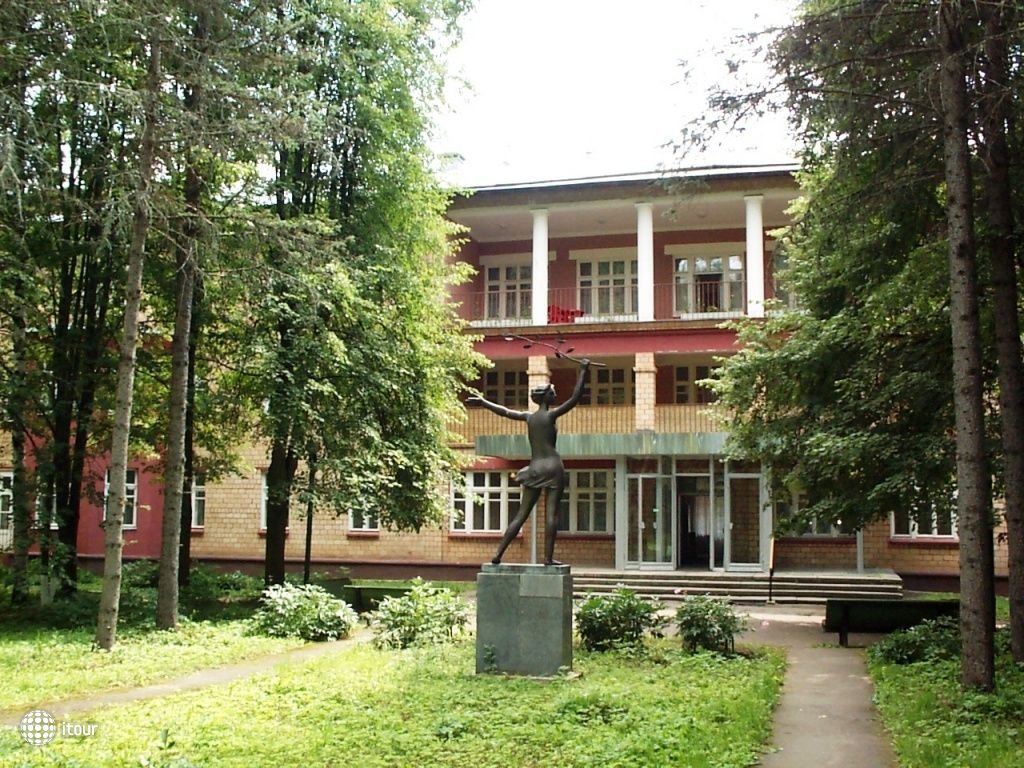 Sanatorium Named Artem (sergeev) 8