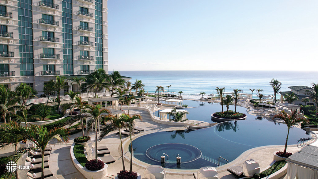 Sandos Cancun Luxury Experience Resort 1