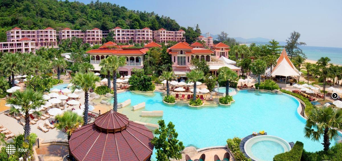 Centara Grand Beach Resort Phuket 48