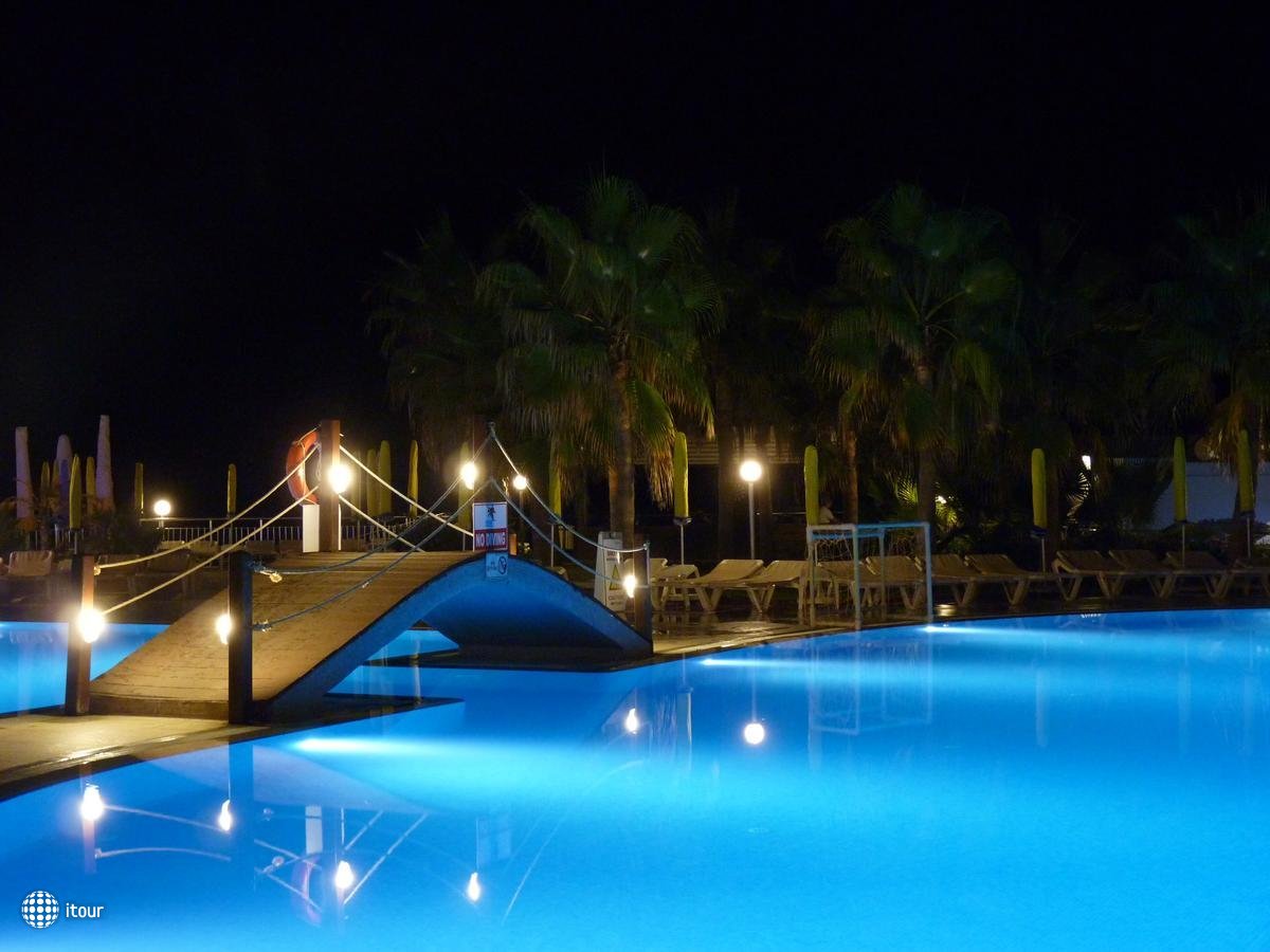 Mirador Resort & Spa Hotel   15