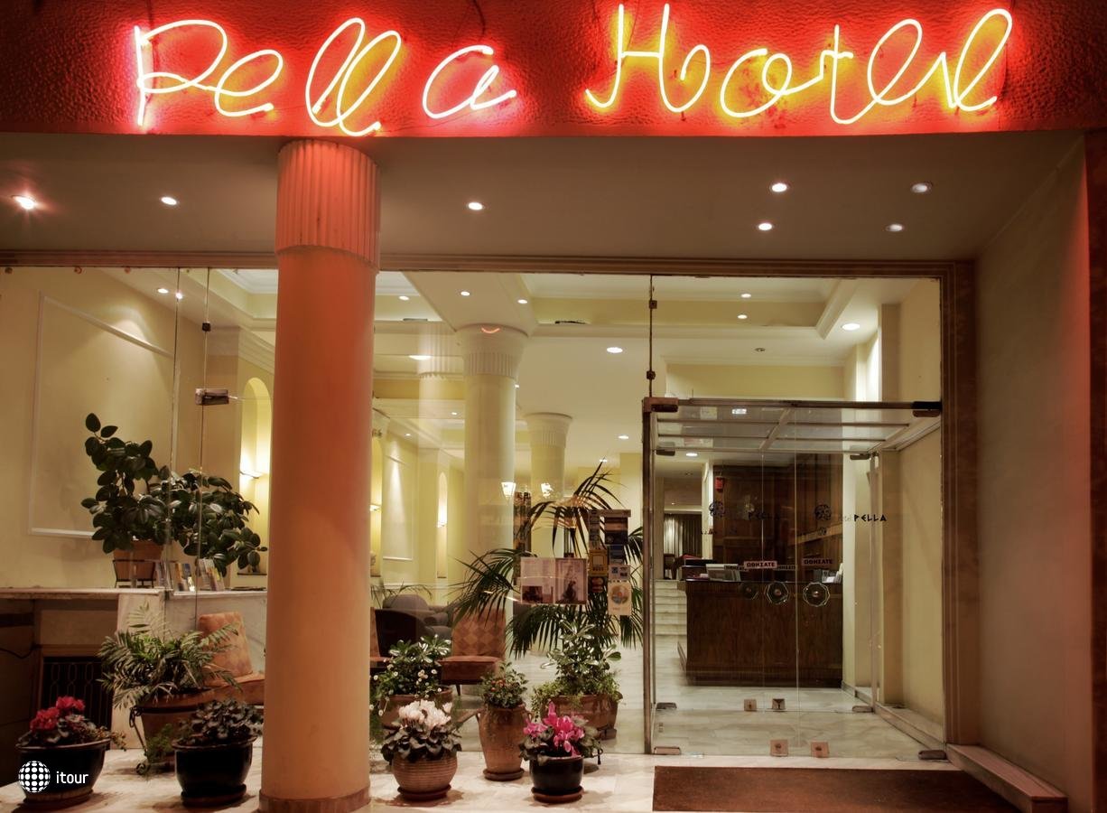 Pella Hotel 3