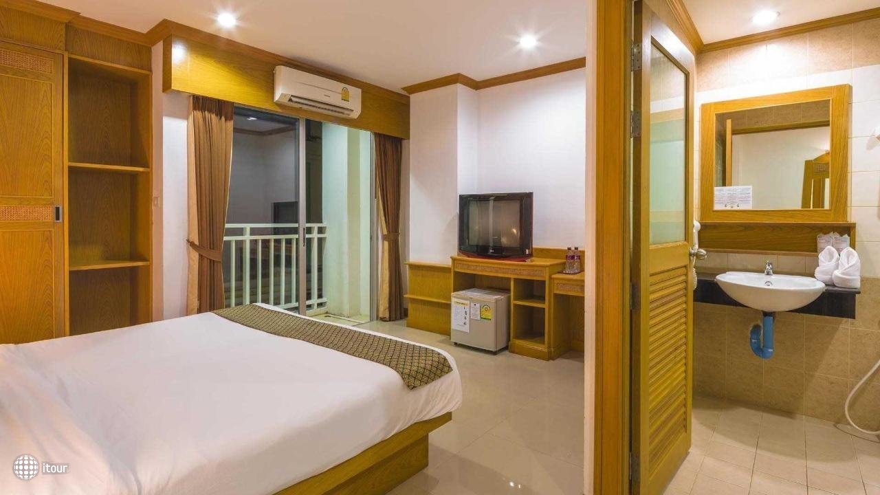 Azure Phuket Hotel 25