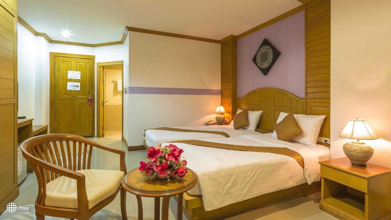 Azure Phuket Hotel 6