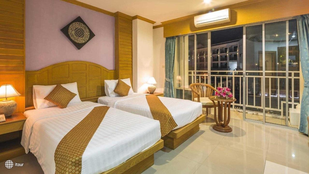 Azure Phuket Hotel 5