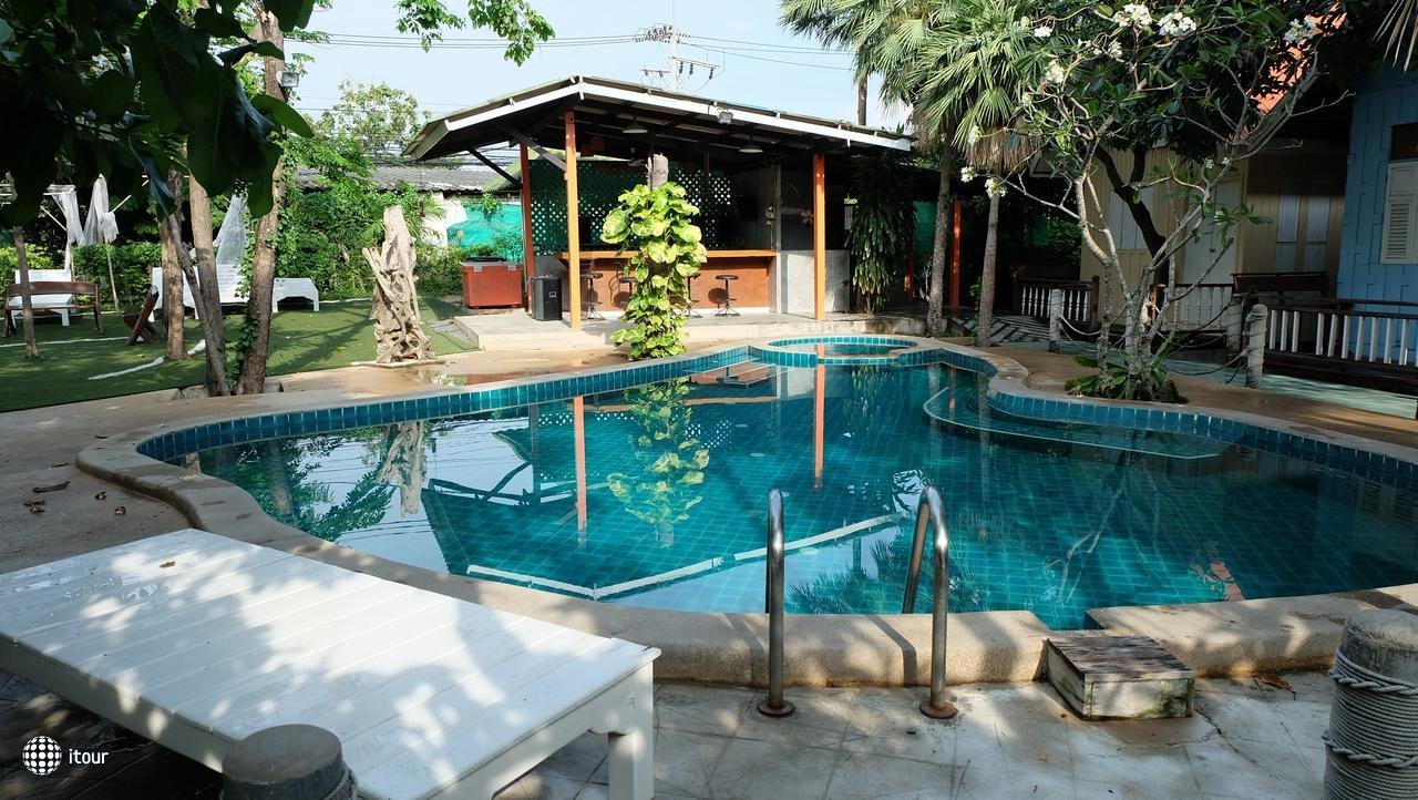 Deeden Pattaya Resort 4