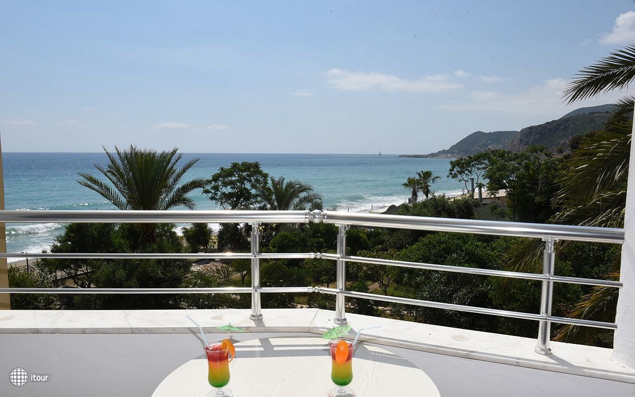 Muz Beach Hotel 16