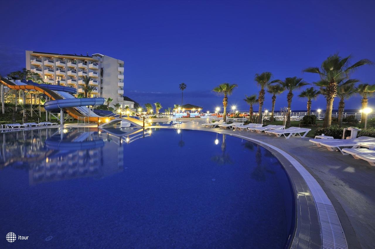 Mirador Resort & Spa Hotel   3