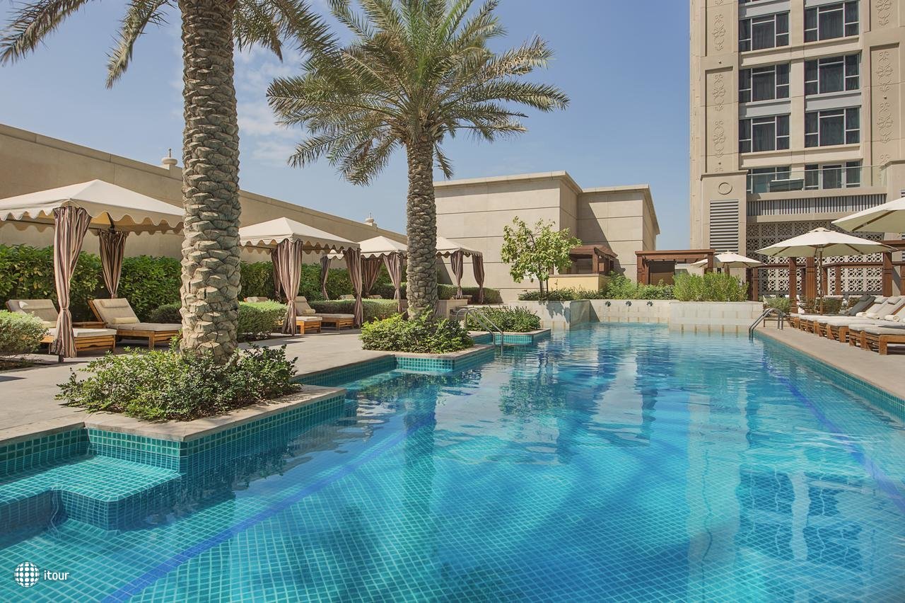 Hilton Dubai Al Habtoor City 4