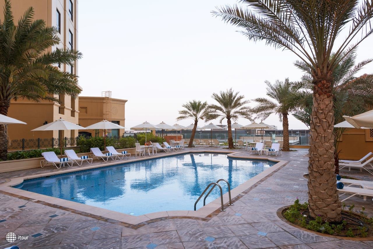 Roda Amwaj Suites 14