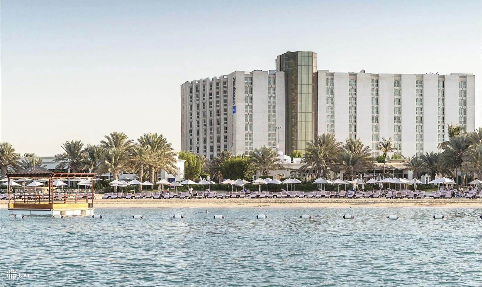 Radisson Blu Hotel & Resort Abu Dhabi Corniche 1