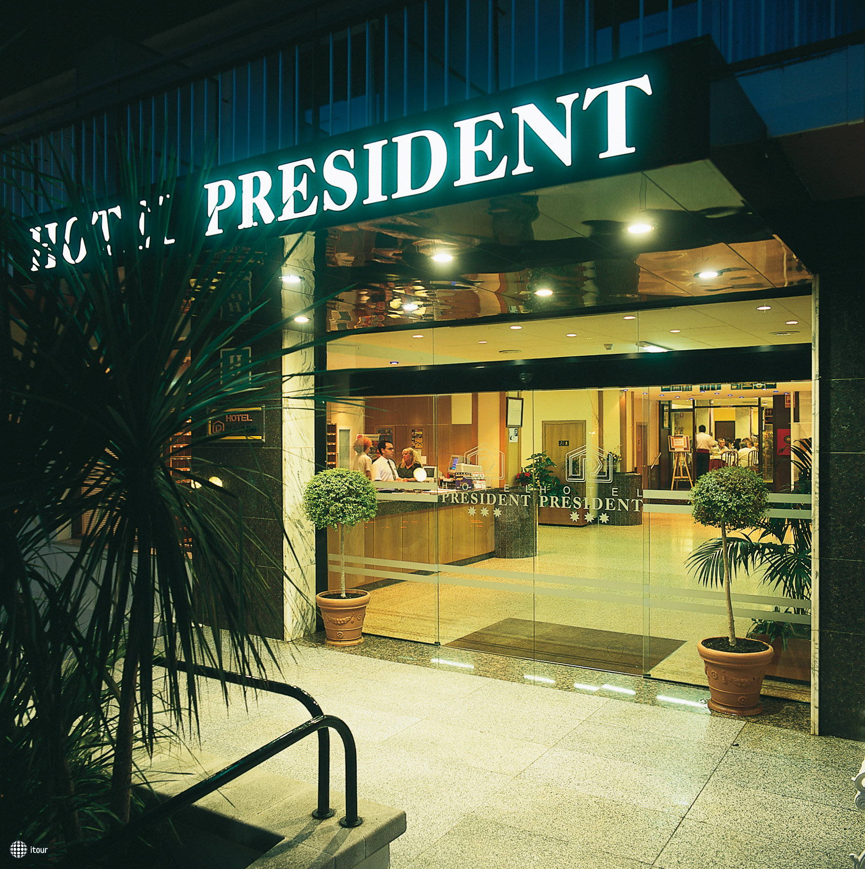 Hotel President 3