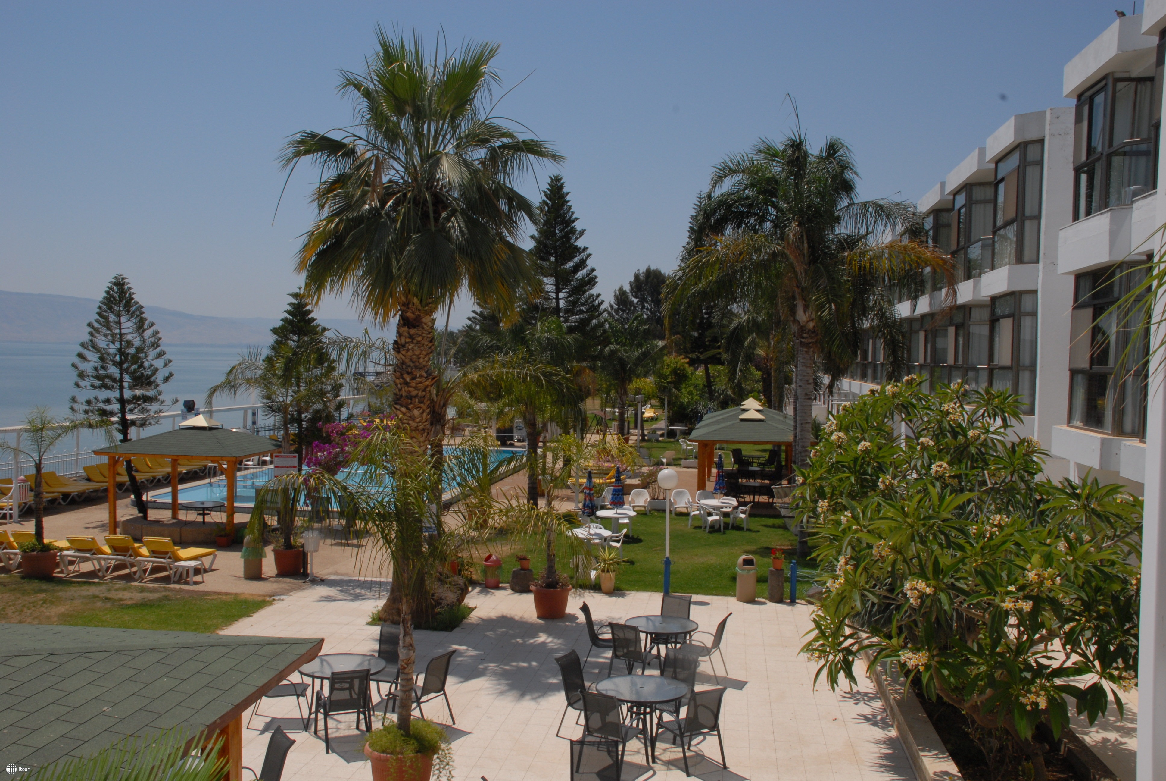 Ron Beach Hotel Tiberias 7
