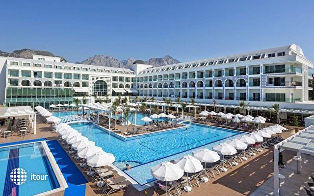 Karmir Resort & Spa 1