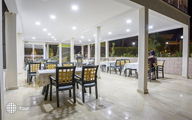 Rich Melissa Hotel 10