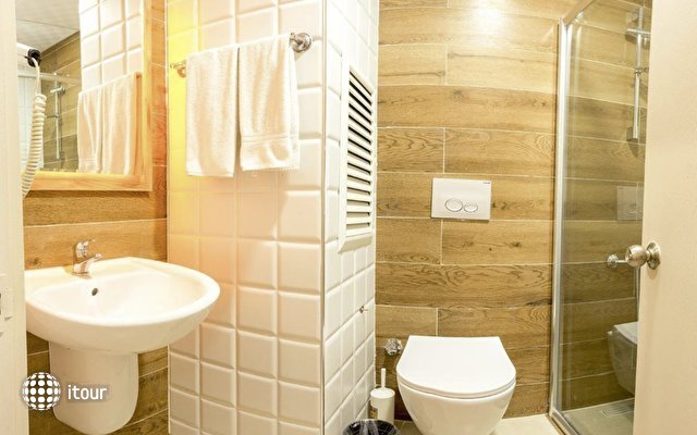 Rich Melissa Hotel 8