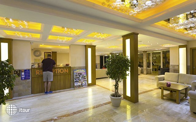 Rich Melissa Hotel 4