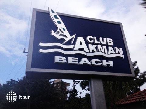 Club Akman Beach 17