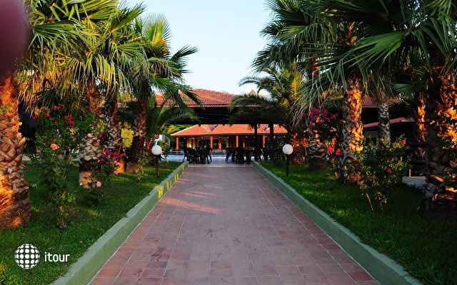 Club Akman Beach 1