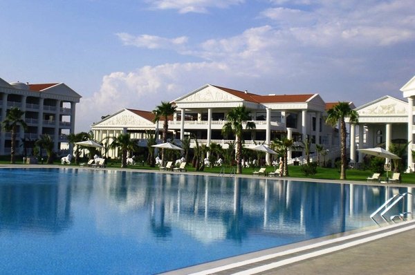 The Kumul Deluxe Resort & Spa 1