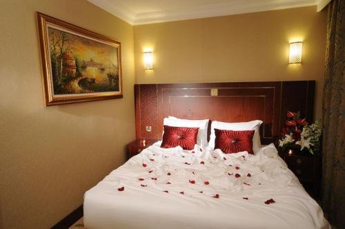 Crowne Plaza Old City 14