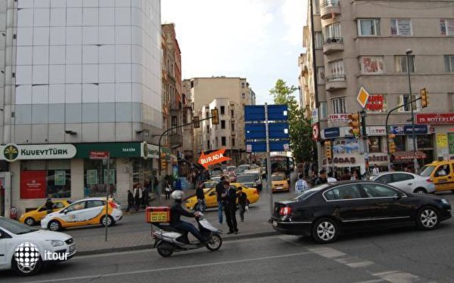Taksim Square 16