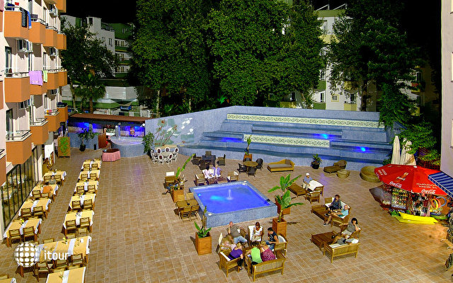 Aqua Plaza Resort 14