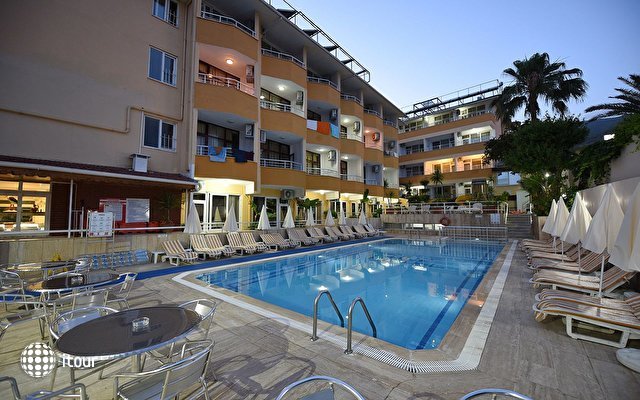 Muz Beach Hotel 11