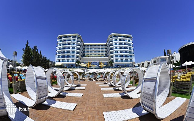 Azur Resort & Spa 12