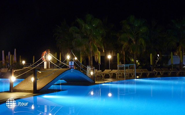Mirador Resort & Spa Hotel   15