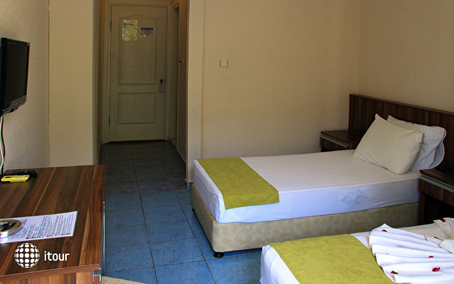 Vela Hotel 7