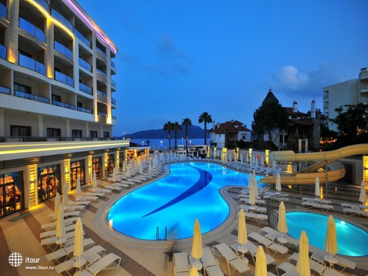 Golden Rock Beach Hotel 24