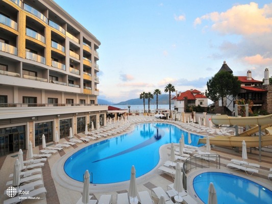 Golden Rock Beach Hotel 27