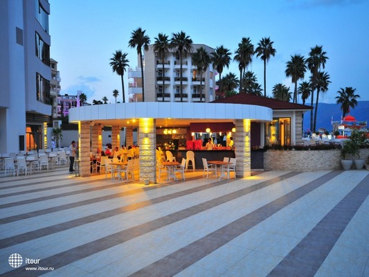 Golden Rock Beach Hotel 45