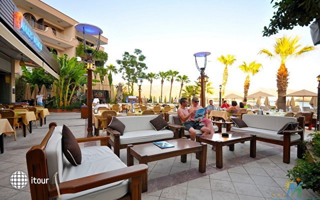 Maris Beach Hotel 21