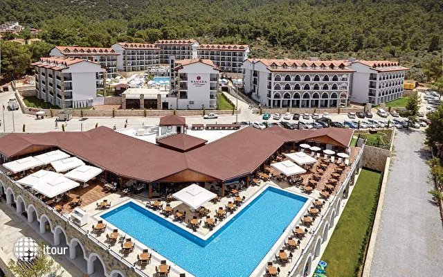 Ramada Resort Akbuk 14