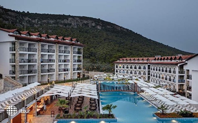 Ramada Resort Akbuk 21