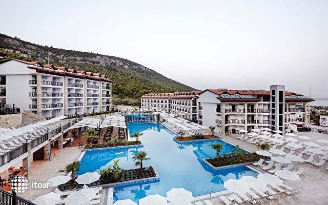 Ramada Resort Akbuk 22