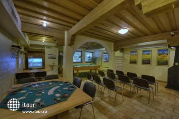Interstar Alpin & Golfhotel -jausern 19