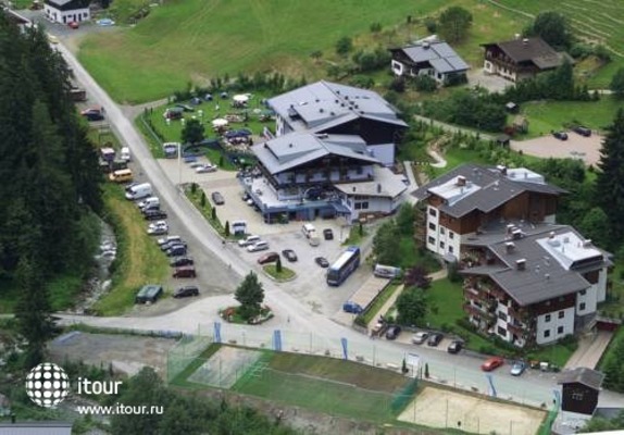 Interstar Alpin & Golfhotel -jausern 27