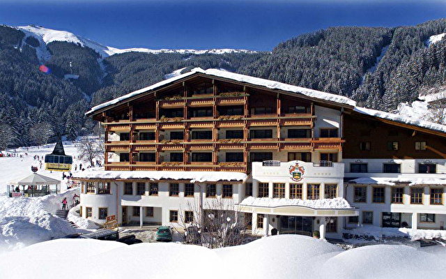 Alpine Resort Schwebebahn 1