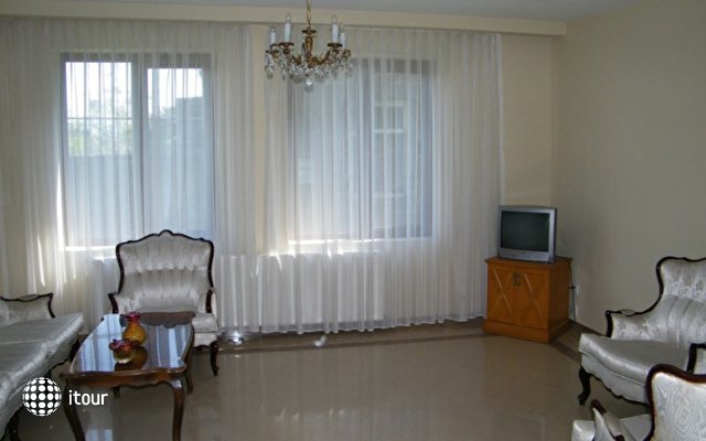 Belgrade Hotel 9