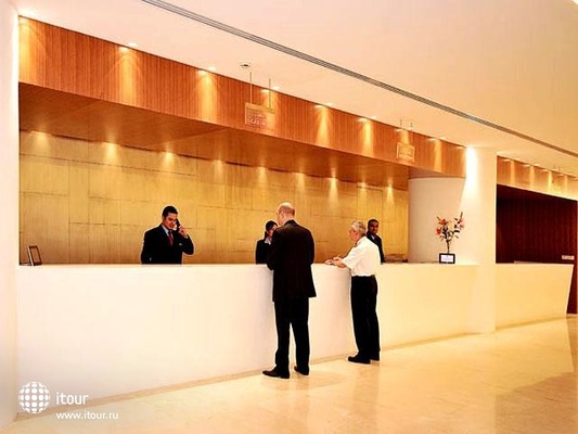 Al Bustan Centre & Residence 14