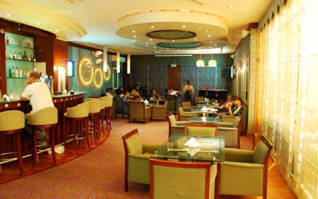 The Country Club Hotel Dubai 4