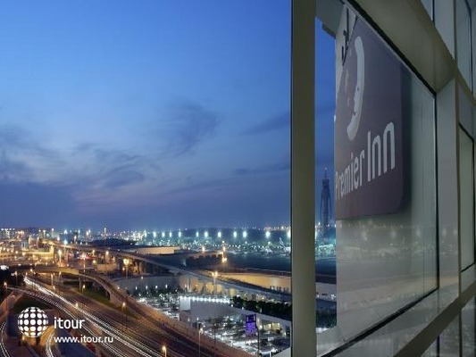 Premier Inn Dubai International Airport 23