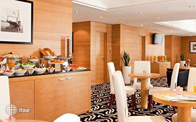 Ramada Plaza Jumeirah Beach Residence 27