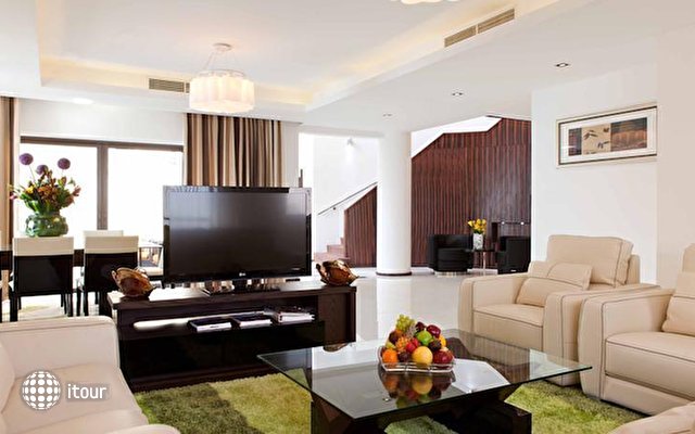 Ramada Plaza Jumeirah Beach Residence 33