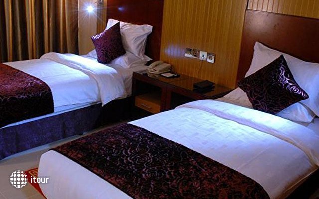 Phoenix Hotel Dubai 7