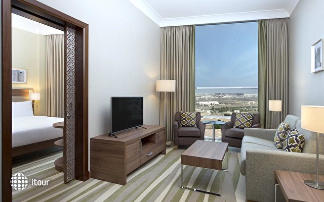 Hilton Garden Inn Dubai Al Muraqabat 11