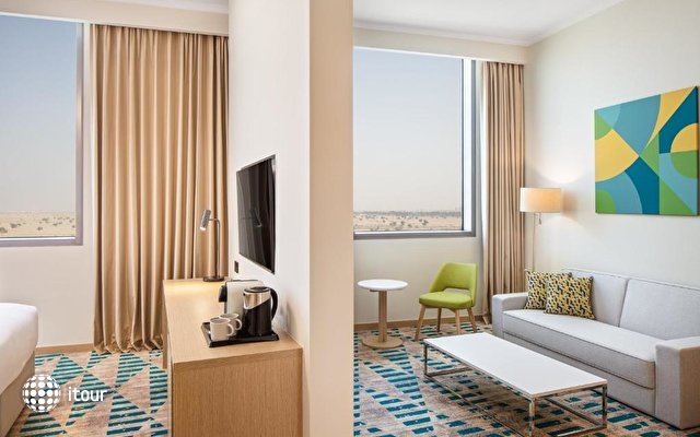 Holiday Inn & Suites Dubai Science Park 10