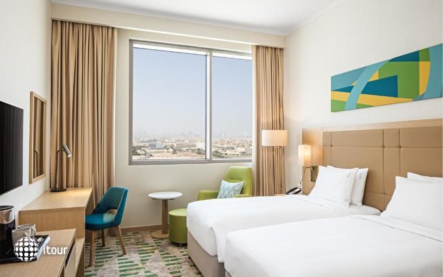 Holiday Inn & Suites Dubai Science Park 7